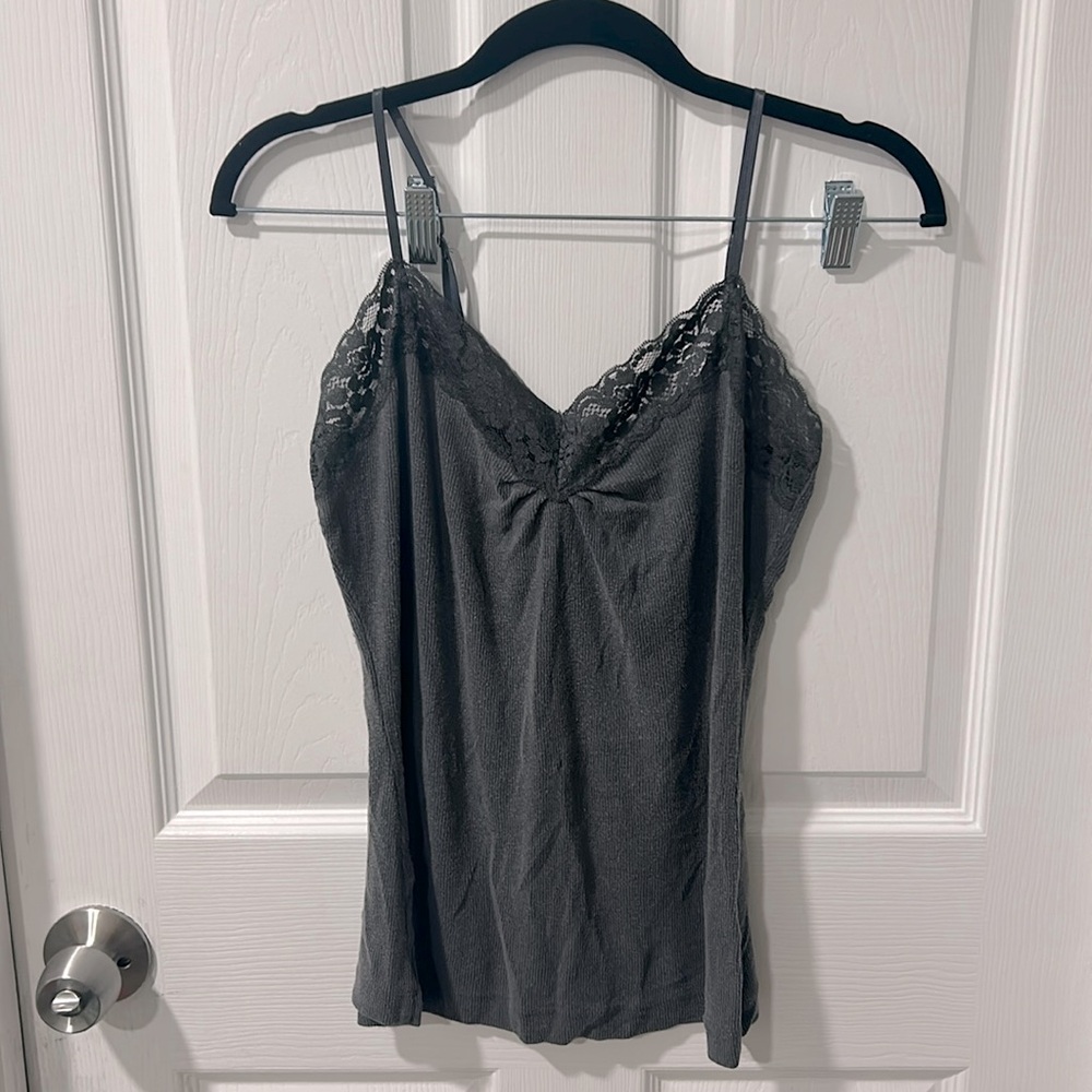 (M) lace trim camisole